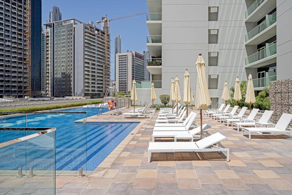 Brand New 1Br- Business Bay - Burj Khalifa View Apartman Dubaj Kültér fotó